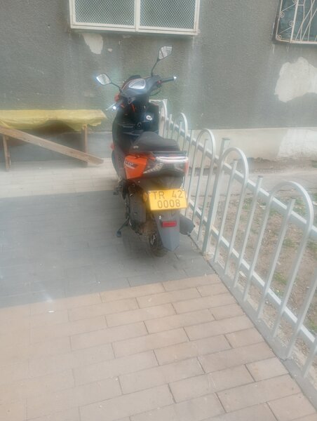 Vand scuter Daytona Revo 50 limitat la 25 de km/h